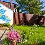 Uroczy domek parterowy i bezpłatny parking